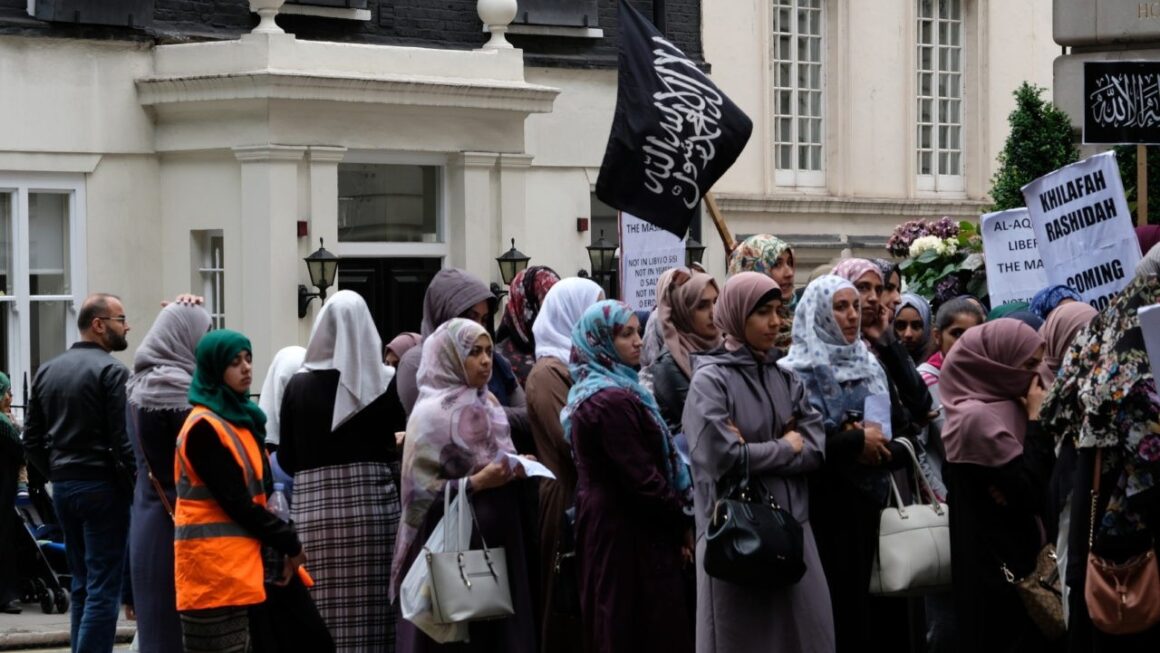 Benarkah Hizb ut-Tahrir Termasuk Kaum Khawarij? Analisis Perbedaan dan Tuduhan
