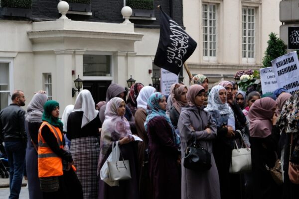 Benarkah Hizb ut-Tahrir Termasuk Kaum Khawarij? Analisis Perbedaan dan Tuduhan